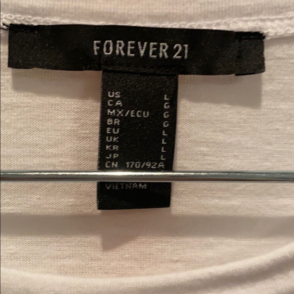 NWOT Forever 21 embroidered avocado tee ๐ฅ ๐ - Picture 2 of 9